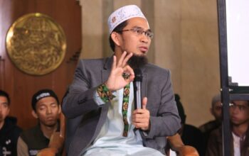 Ustadz Adi Hidayat. Foto:(Wikipedia)