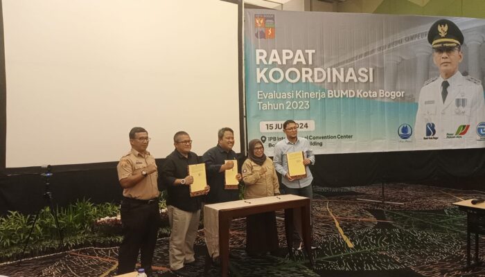 Dewas dan Jajaran Direksi BUMD Teken Pakta Integritas Netralitas pada Pilkada Serentak 2024