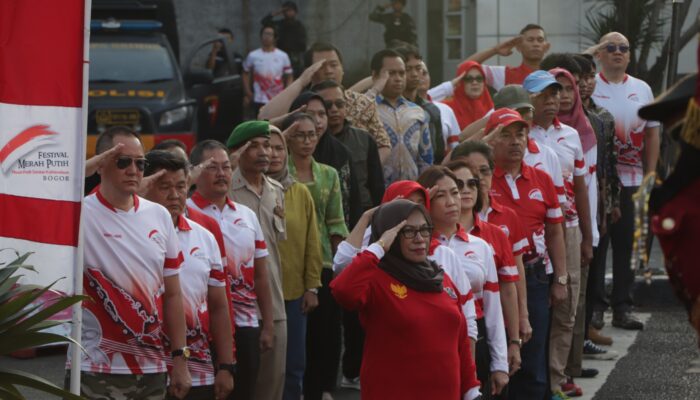 Sekda Apresiasi Proses Penaikan Bendera di Tugu Kujang, Begini Pesannya