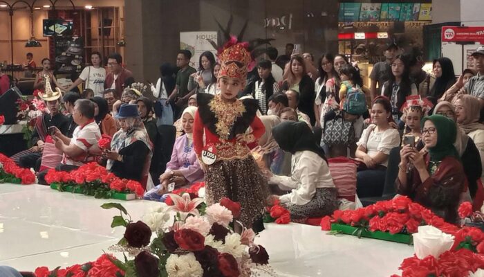 Lomba Fashion Show Busana Nusantara Semarakkan Hari Kemerdekaan RI