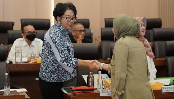 Surati Tiga Kementrian, KLH Hentikan Importasi Sampah Plastik Mulai Tahun 2025