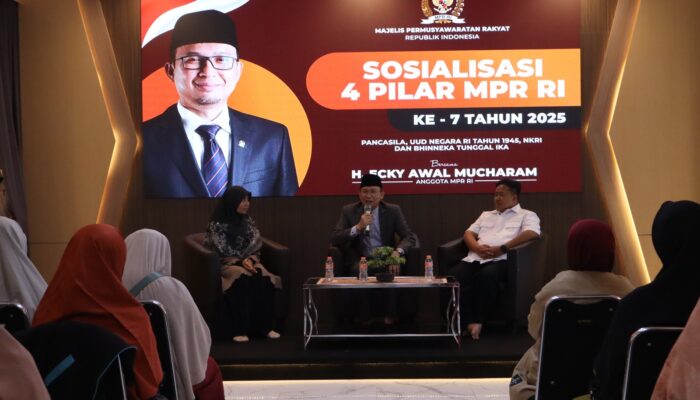 Ratusan Ibu-ibu Meriahkan Sosialisasi 4 Pilar Ecky Awal di Rumah Rakyat Kebon Pedes