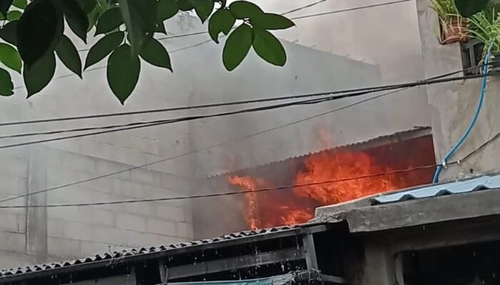 Diduga Gas Melon Bocor, Warung Padang Ludes Terbakar