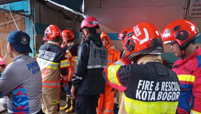 Gas Bocor Meledak, Warung Soto Mie Bogor Jaya Terbakar