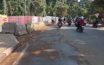Masih Banyak Ceceran Tanah, Dedie Segera Tegur Kontraktor Pembangunan Jalan Baru Batutulis