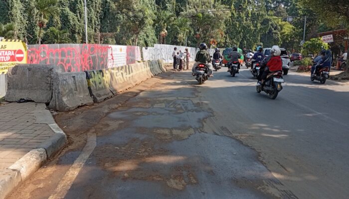 Masih Banyak Ceceran Tanah, Dedie Segera Tegur Kontraktor Pembangunan Jalan Baru Batutulis