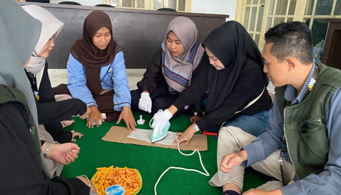 Mahasiswa Unida Ajak Masyarakat Cinagara Peduli Lingkungan, Tanam Pohon dan Olah Sampah